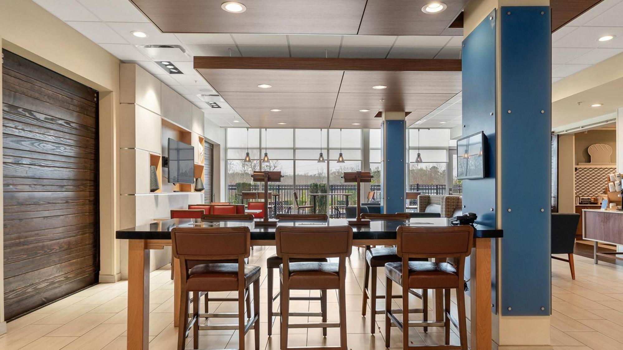 Holiday Inn Express & Suites Macon North By Ihg Екстер'єр фото