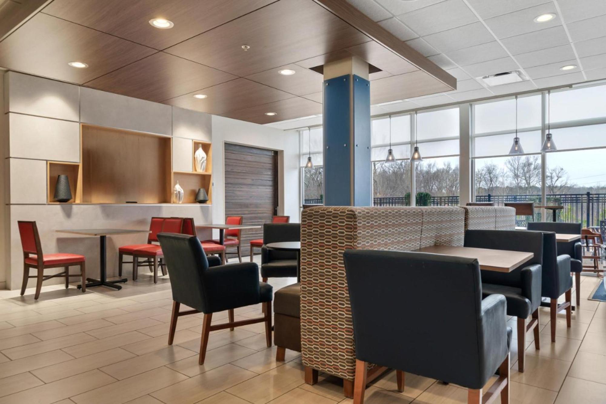 Holiday Inn Express & Suites Macon North By Ihg Екстер'єр фото